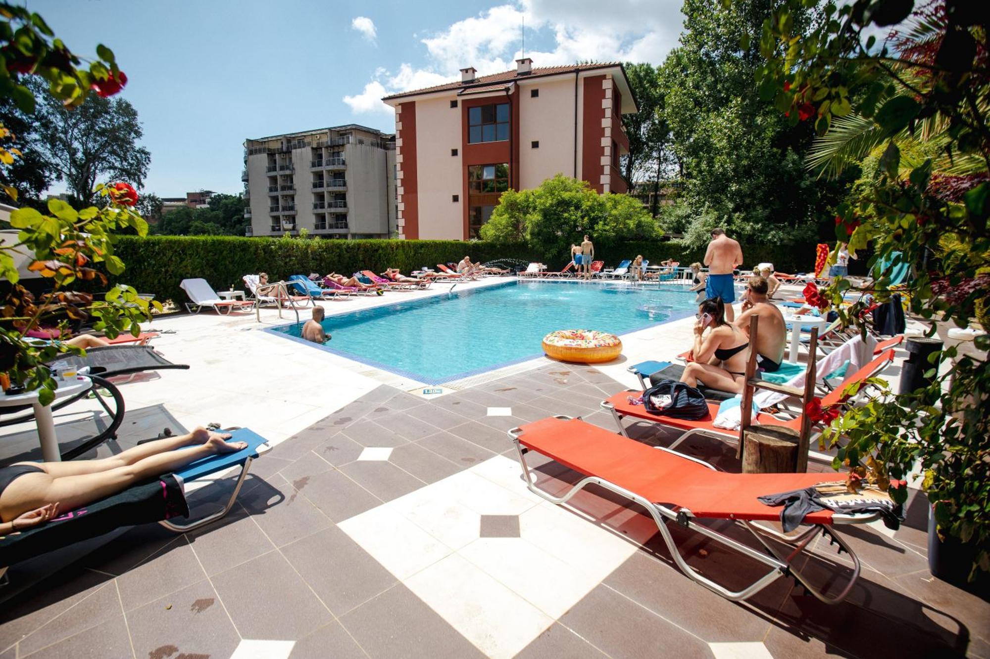 Aparthotel Biato
